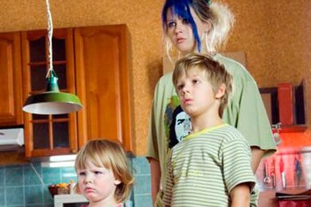 Реальный папа - фильм, кадры, актеры, видео, трейлер - Yaom.ru кадр 1 Реальный папа - фильм, кадры, актеры, видео, трейлер - Yaom.ru кадр 1
