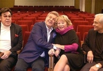 Две звезды - шоу, телепередача, кадры, ведущие, видео, новости - Yaom.ru кадр