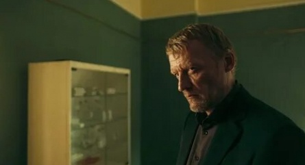 Актер из Костромы блеснул в новом сериале с Меньшиковым и Серебряковым кадры Актер из Костромы блеснул в новом сериале с Меньшиковым и Серебряковым кадры
