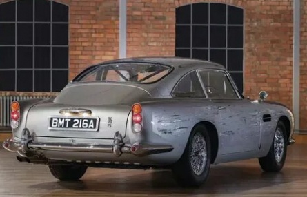 Aston Martin агента 007 оценили в 4 млн. долларов кадры Aston Martin агента 007 оценили в 4 млн. долларов кадры