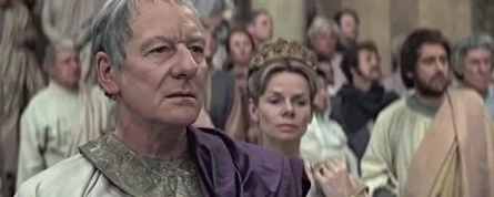 Берр Стирс покажет молодого Цезаря кадры Берр Стирс покажет молодого Цезаря кадры