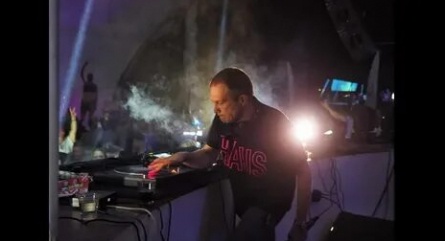 DJ Грува кинул его экс-менеджер кадры DJ Грува кинул его экс-менеджер кадры