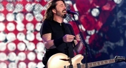 Foo Fighters покорила Billboard кадры Foo Fighters покорила Billboard кадры