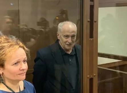 Голубкина пришла на премьеру Курска с подросшим сыном, а Соколовский — в гордом одиночестве кадры Голубкина пришла на премьеру Курска с подросшим сыном, а Соколовский — в гордом одиночестве кадры