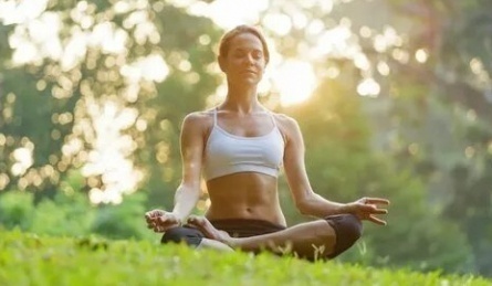 Йога для здоровья и благополучия кадры