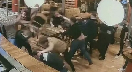ЛаБаф учинил драку в баре кадры ЛаБаф учинил драку в баре кадры