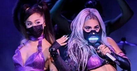 Леди Гага стала триумфатором на европейской церемонии MTV кадры Леди Гага стала триумфатором на европейской церемонии MTV кадры
