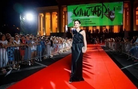 Лента Безразличие удостоилась высшей награды Кинотавра кадры Лента Безразличие удостоилась высшей награды Кинотавра кадры