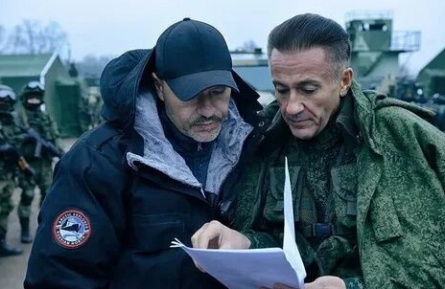 Меньшиков облизал Бондарчука с головы до ног кадры Меньшиков облизал Бондарчука с головы до ног кадры