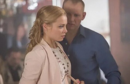 Ольга Арнтгольц отправляется на съемки детективного телесериала кадры Ольга Арнтгольц отправляется на съемки детективного телесериала кадры