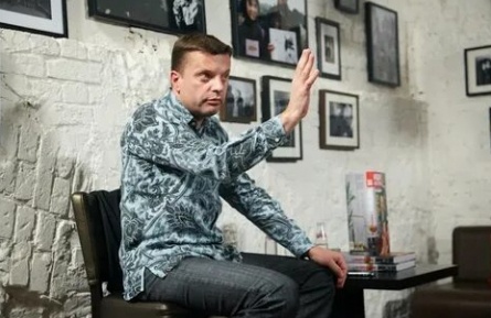 Парфенов готовит проект Парфенов готовит проект