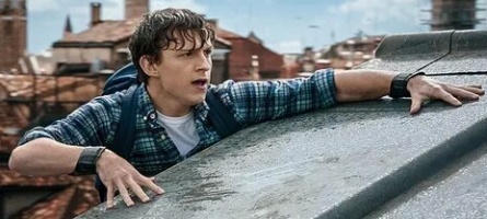 Питер Паркер завел нового врага кадры Питер Паркер завел нового врага кадры