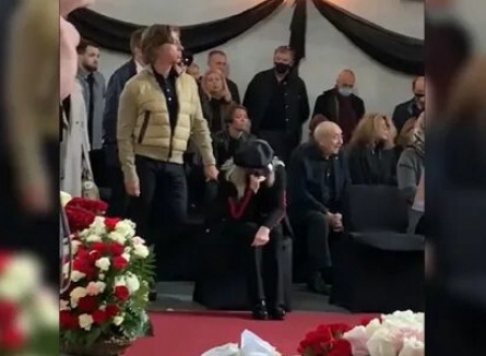 Пугачева взяла похороны брата на себя кадры Пугачева взяла похороны брата на себя кадры
