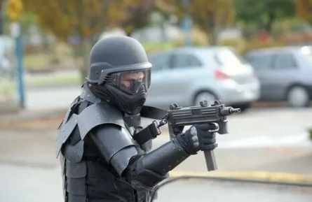 Скандальное послание Уве Болла кадры Скандальное послание Уве Болла кадры