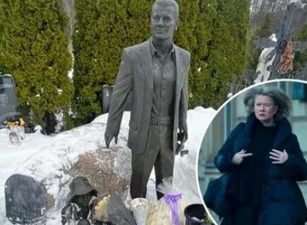 Вдова Галкина зажала деньги на памятник кадры Вдова Галкина зажала деньги на памятник кадры