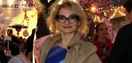 Хромченко ждала своего друга в Париже кадры Хромченко ждала своего друга в Париже кадры
