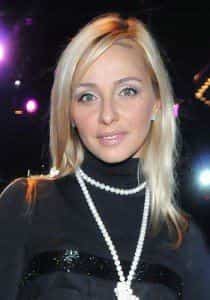 Навка помяла свой Porsche Cayenne в ДТП