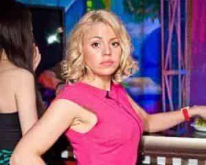 Участница Дома 2 Оксана Стрункина напала на новенькую девочку