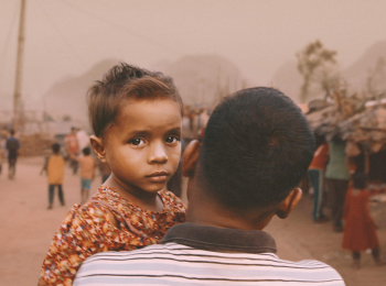 программа National Geographic: Аэропорт: бюро находок Свадебные часы и увесистый бумажник
