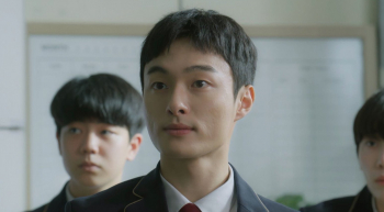 программа Дорама: Бандит, ставший старшеклассником 7 серия