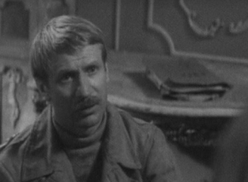 Белый флюгер кадры