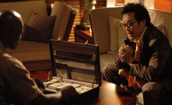 программа РЕН ТВ: Белый слон