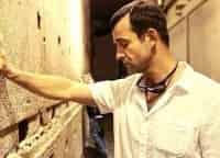 Дмитрий-Певцов-Мне-осталось-жить-и-верить