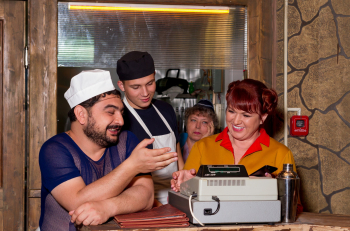 Две-девицы-на-мели-19-серия