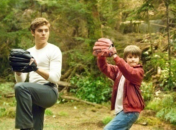 программа Премиальное SD: Двойная жизнь Чарли Сан Клауда