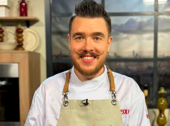 программа Кухня ТВ: Ешь и худей! Кальмары с пюре из печеного картофеля