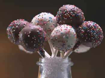 Фабрика-еды-в-Америке-Мороженое-и-булочки