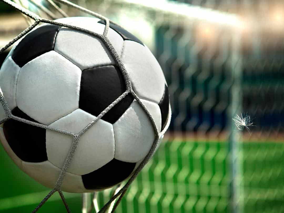 Футбол-Чемпионат-Германии-Боруссия-Дортмунд-Айнтрахт-Прямая-трансляция