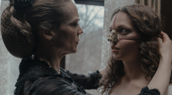 Гадкая сестра в 16:15 на Киноужас