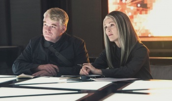 программа ТВ 1000: Голодные игры: Сойка пересмешница Часть 1