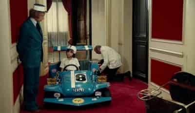 программа Bollywood: Игрушка