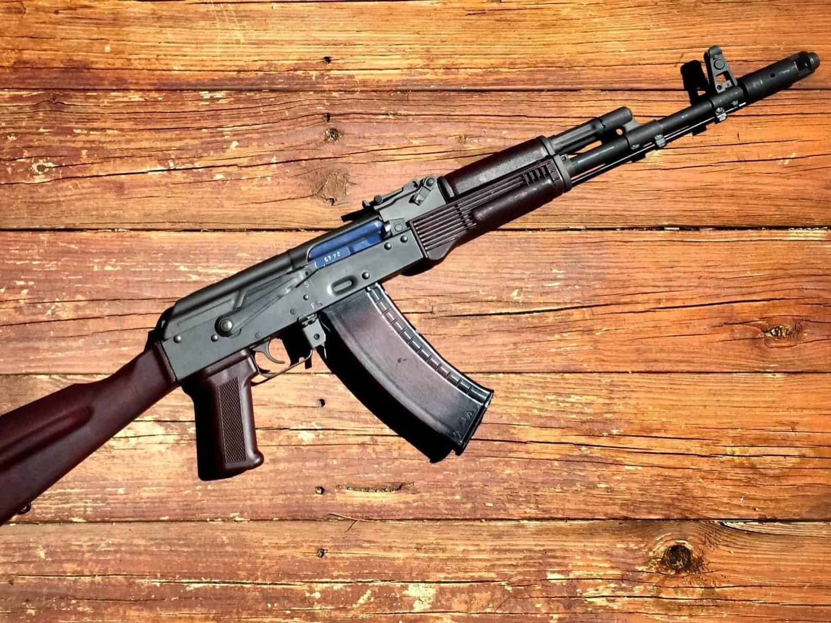 программа Оружие: Калашников вокруг света Венгерский AMD 65