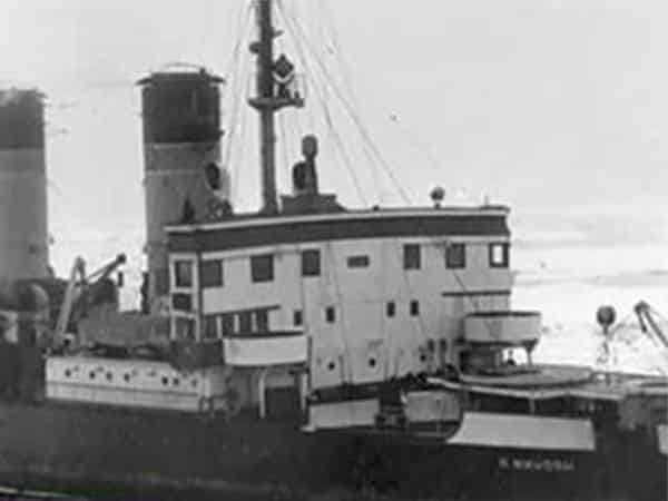 Ко-Дню-военно-морского-флота-Огненная-кругосветка