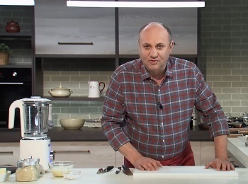 Кухня-по-заявкам-Фрикасе-из-индейки-и-мини-кебабы-с-курицей-с-соусом