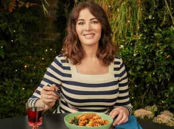 программа Fox Life: Мантра Найджеллы: готовь, ешь и снова готовь 2 серия