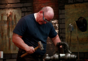 программа Мужской: Между молотом и наковальней Армейский турнир: Часть 2