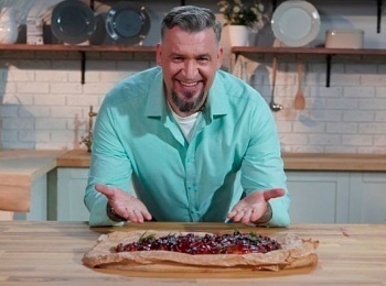 Мир-под-соусом-Паста-Аррабиата-и-салат-с-нутом