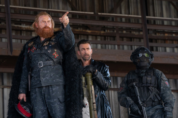 программа Кинопремьера: Мир в огне