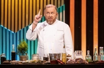 программа Пятница: Молодые ножи Новогодняя