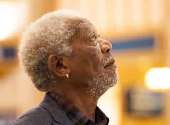 программа National Geographic: Морган Фриман Истории о Боге Священные законы