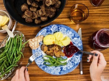 Моя-шведская-кухня-Гороховый-суп-с-горчицей-Ленивое-ризотто-с-лисичками-Лимонно-укропный-парфе