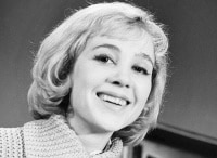 Надежда-Румянцева-Во-всём-прошу-винить-любовь