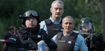 Надо было ехать в Грецию кадры