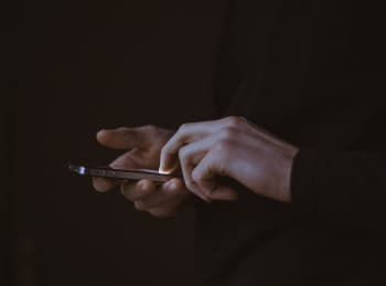 программа МУЗ ТВ: Одиночество в сети Вся правда о звездных аккаунтах