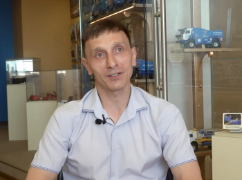 программа Авто Плюс: Пилоты КАМАЗ мастер Штурман Сергей Савостин Есть такой надежный парень