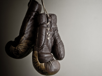 Профессиональный-бокс-Игорь-Михалкин-против-Элвина-Ганбарова-Виталий-Кудухов-против-Ислама-Жангоразова-Трнасляция-из-Москвы